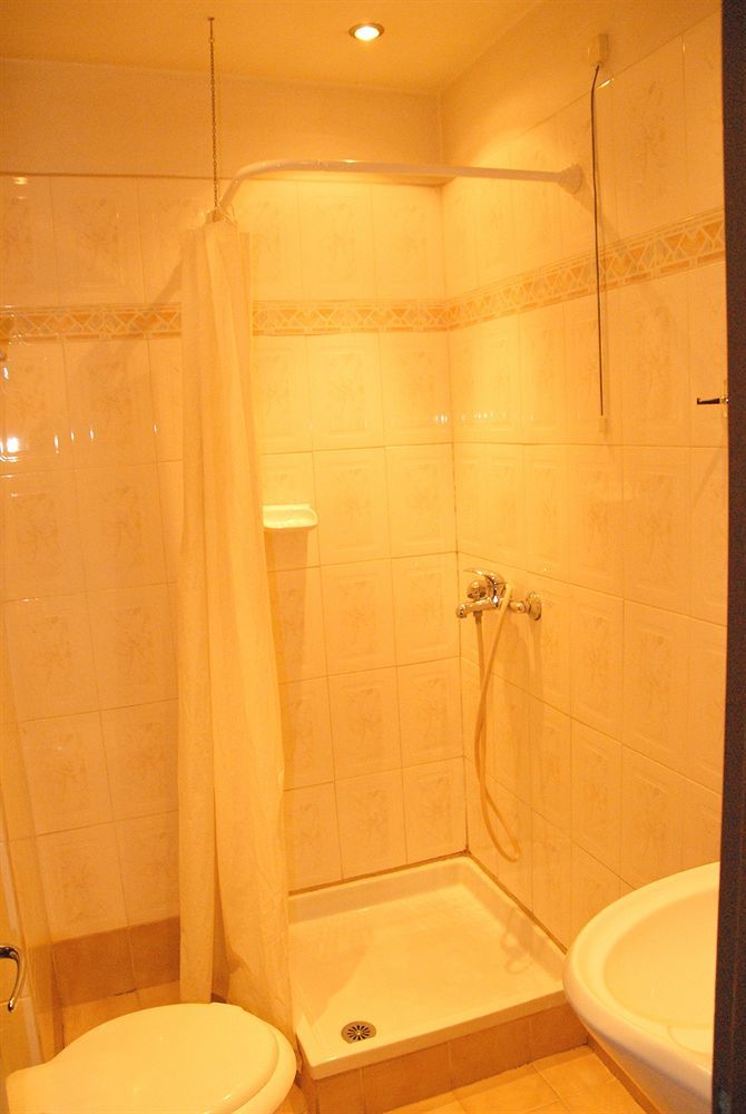 Vienna Hotel Athén Kültér fotó