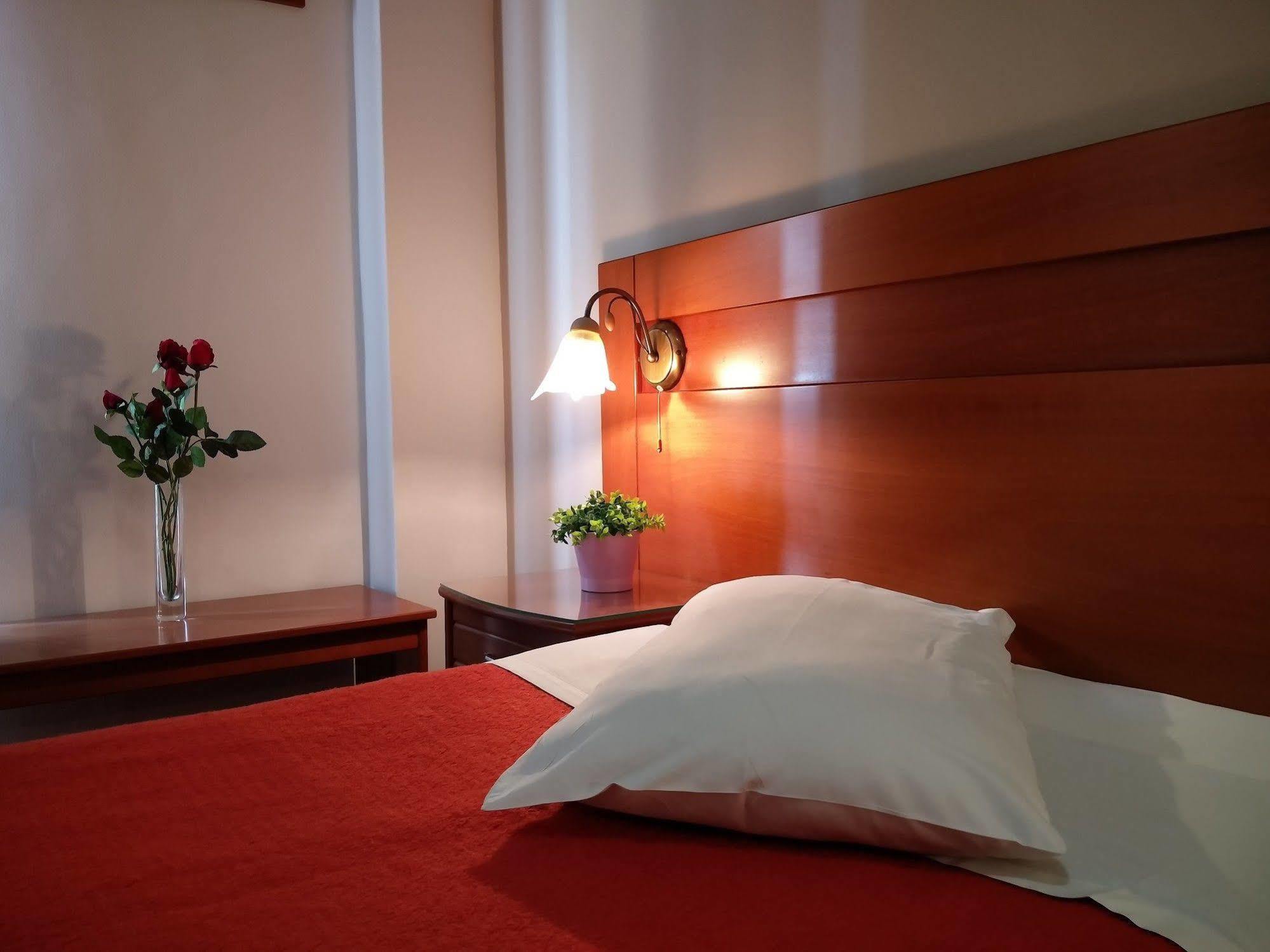 Vienna Hotel Athén Kültér fotó