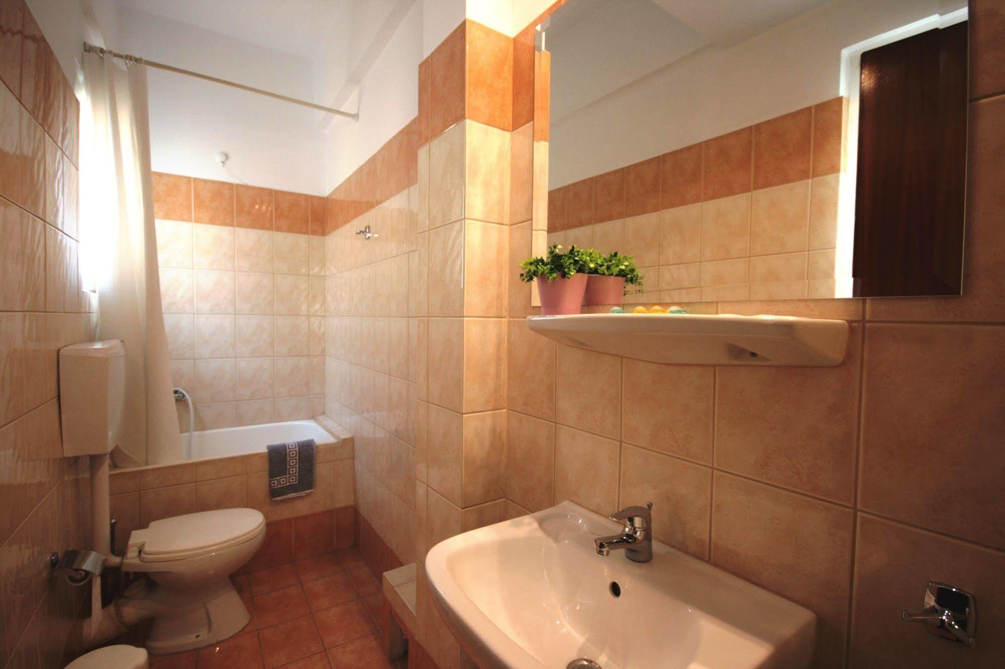 Vienna Hotel Athén Kültér fotó